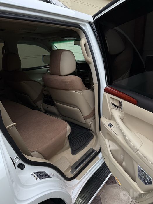 Lexus LX 570 Wite.