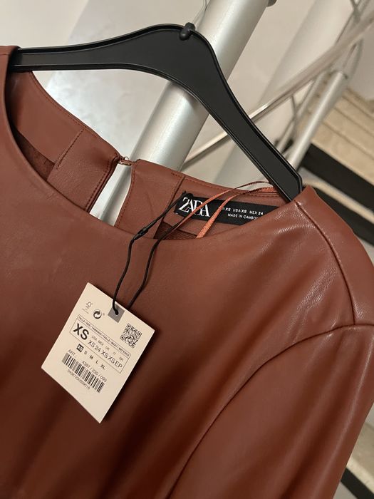 Нова рокля на Zara от изкуствена кожа и дантела