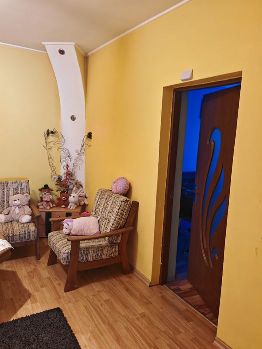 Vand casa în cermei