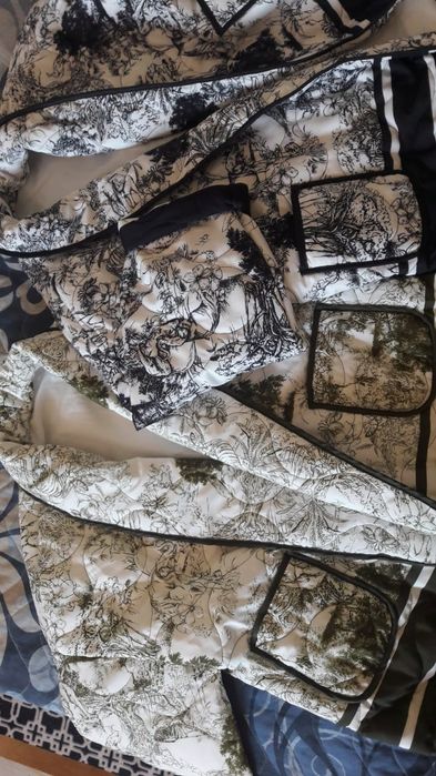 Продам женские куртки