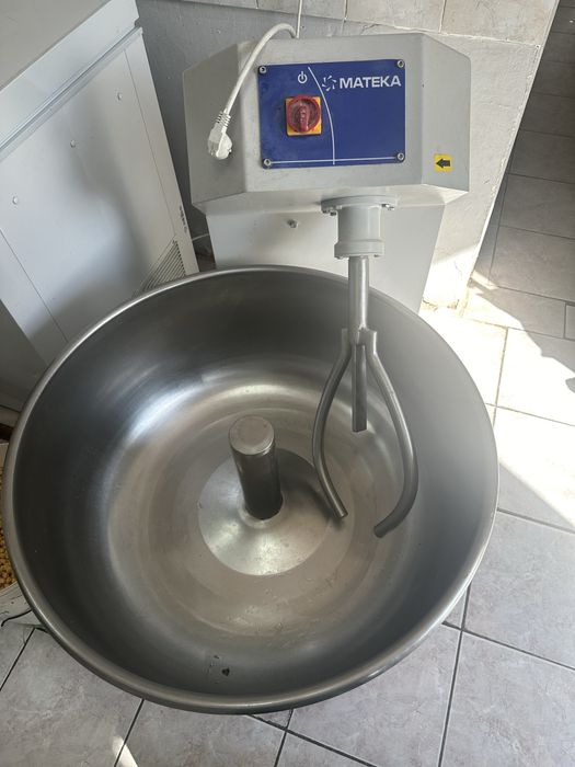 Продается тесто мешалка