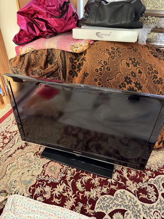 Samsung b/u holati yaxshi