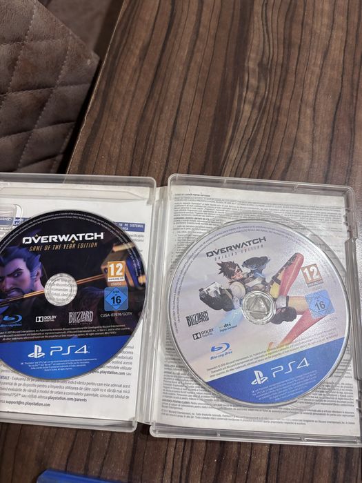 Playstation 4 + 4 controlere si 9 jocuri