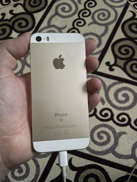 iphone se продается