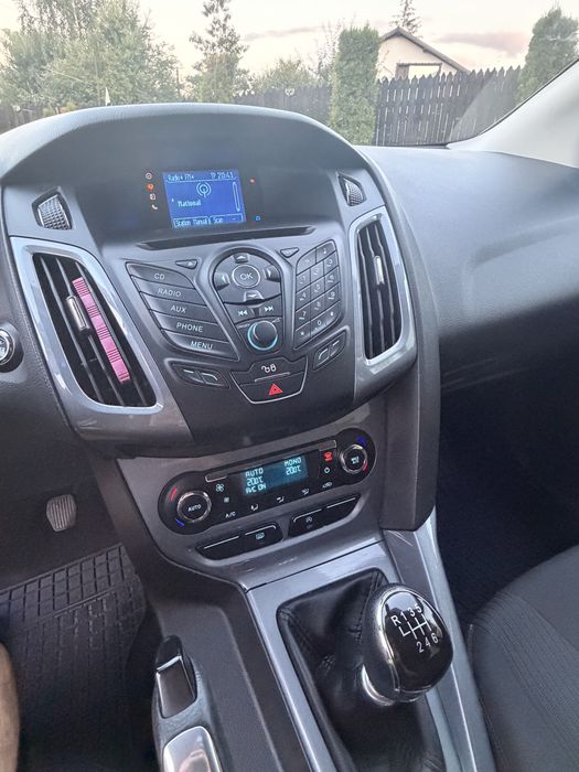 FORD Focus 2011 — imagine 5