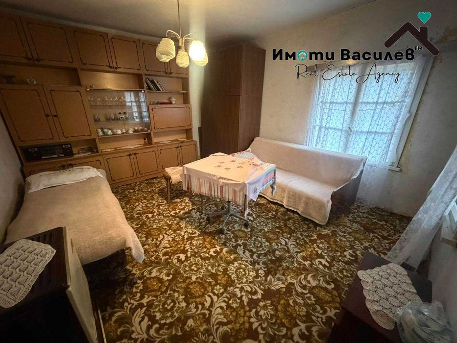 Продава КЪЩА област София, с. Извор