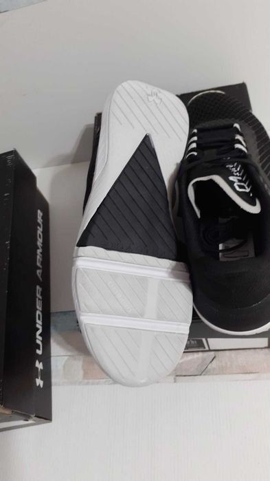 Under Armour TriBase Reign Masura 38.5 si 40 originali noi in cutie