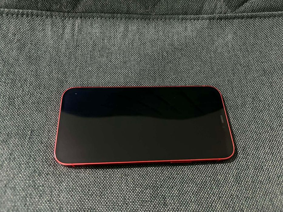 Телефон iPhone 12