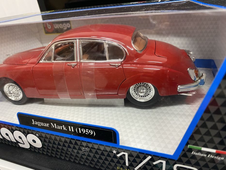 Bburago JAGUAR MARK II an 1959 machetă auto scara 1:18 full open