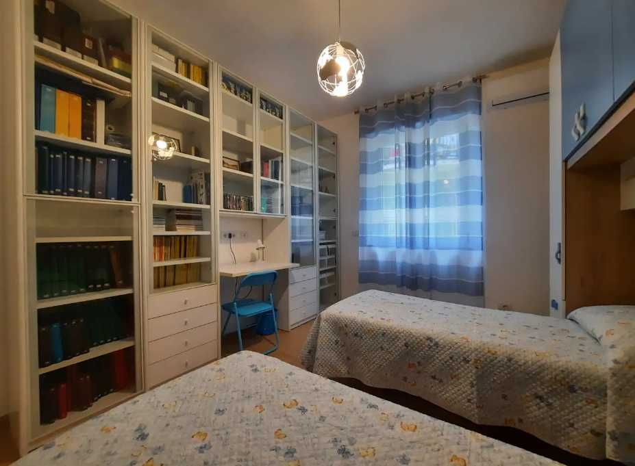 Дава се под наем Тристаен апартамент в Пловдив, Мараша - 84 кв.м за 346.8 € - Снимка #1