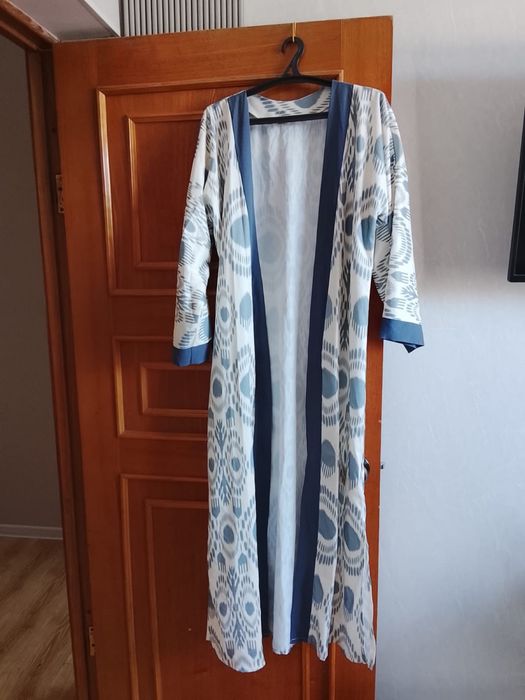 Платье из велюра, очень красивые.