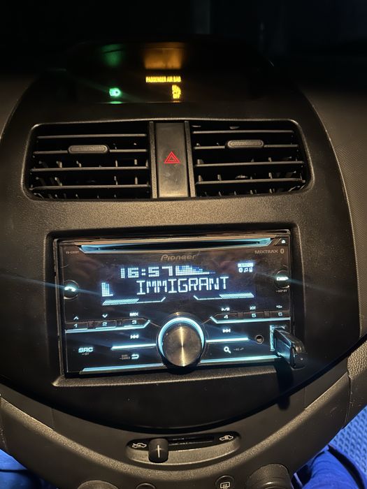 Pioneer 705 BT magnitafon