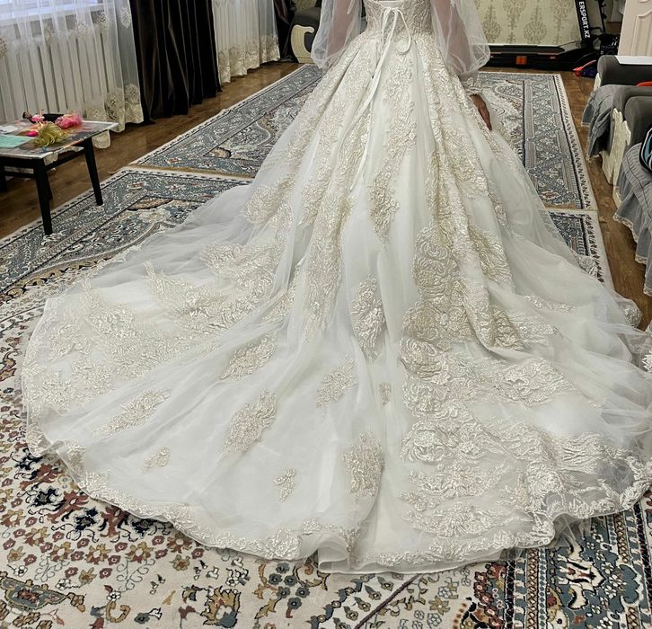 Свадебное платье, той көйлегі.