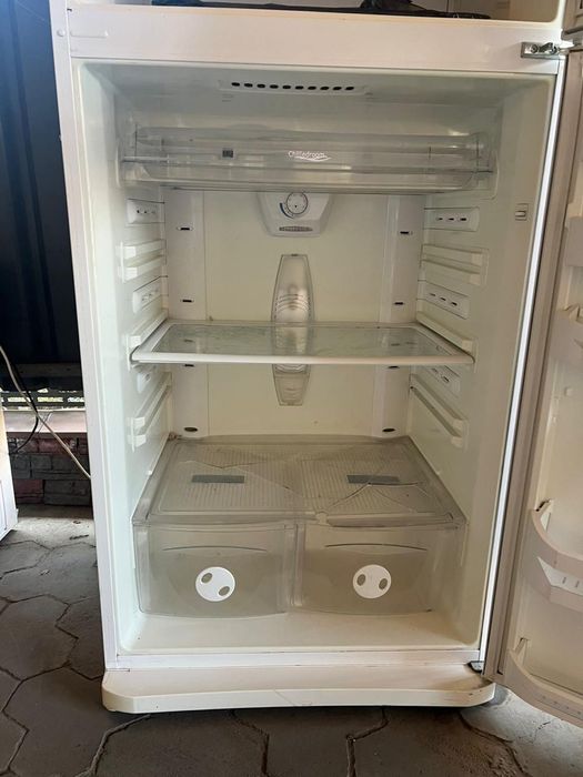 Продам б/у холодильник.