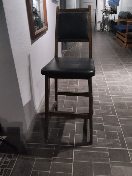 Стул Барни в хорошем состоянии