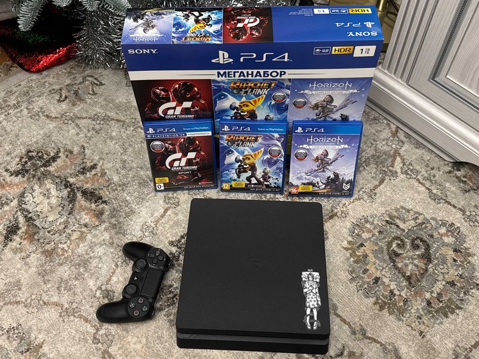 продам игровую консоль Sony PlayStation 4