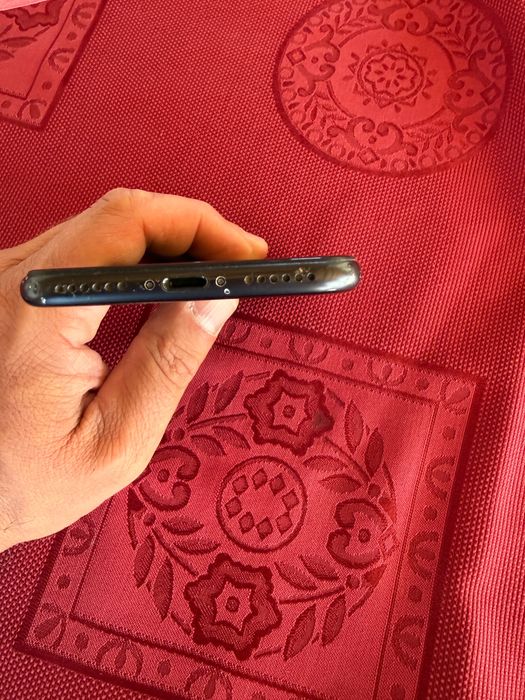 Продавам Iphone 7 32 GB