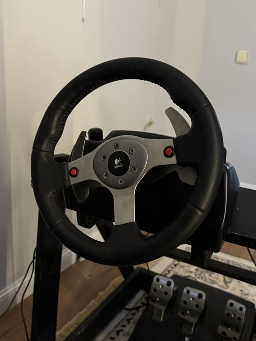 Игровой руль Logitech g25 с Кокпитом
