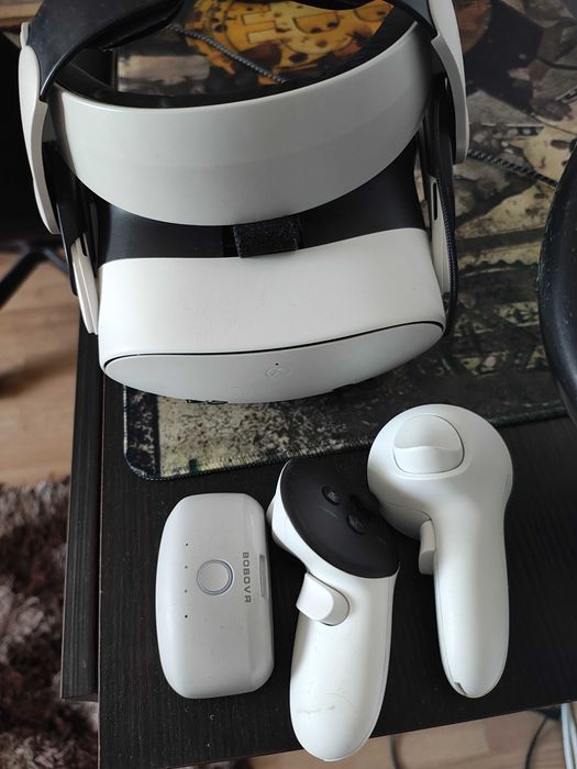 Oculus quest 3 cu strap bobo3 pro și baterie externa