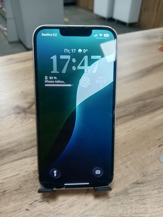 Продам iPhone 13