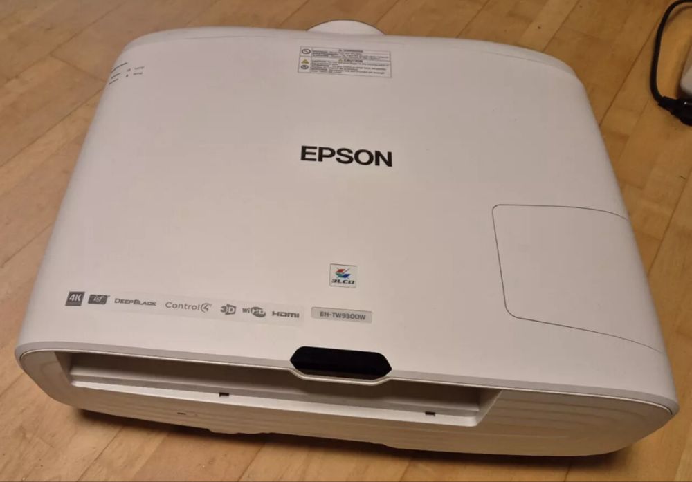 4к UHD проектор Epson EH-TW9300 - 3LCD технология