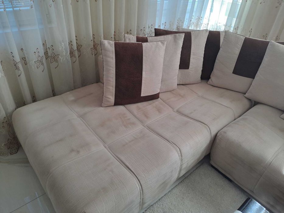 НАМАЛЕН! СПЕШНО! Ъглов диван с възглавници!