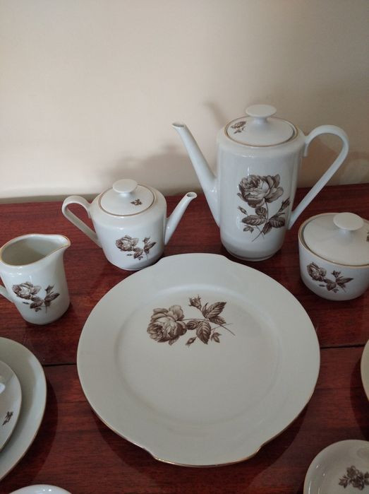 Чайно-кофейный сервиз " Черная роза" ГДР.