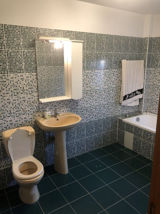 Inchiriez Vilă Pipera P+1+M - 5 Camere