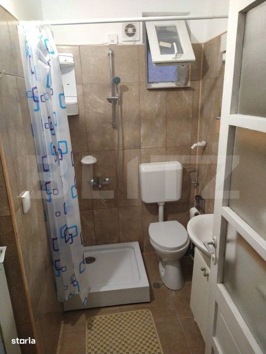 Casa individuala de inchiriat, cu 5 camere, 250 mp, zona Cetate