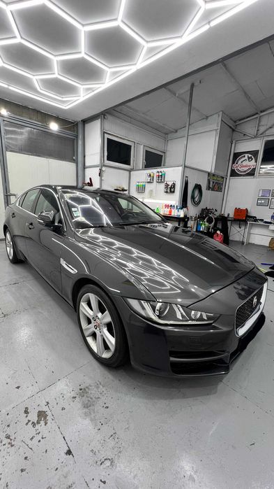 Jaguar XE Luxury Edition