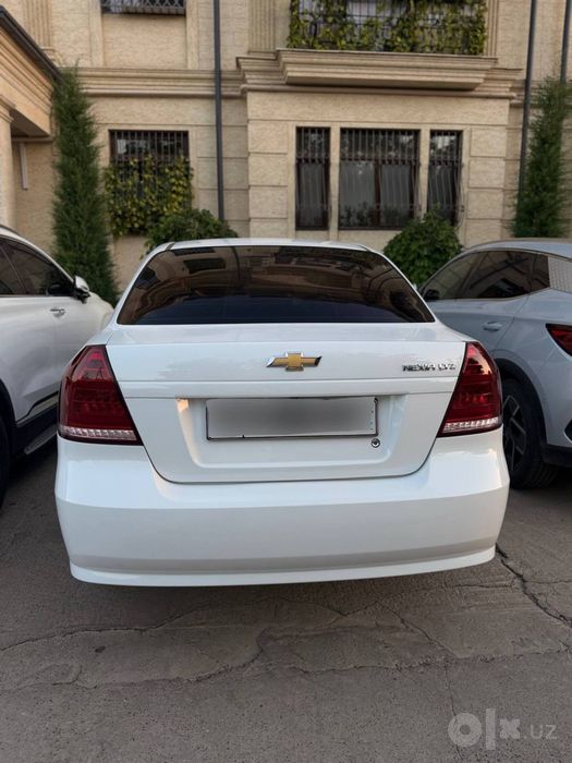 Nexia 3 Avtomat 2022-yil 58000km yurgan.1yillik tanirovka Full Navarot