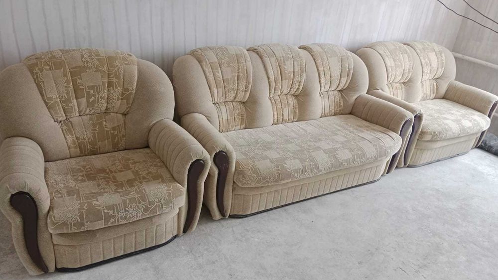 Продам диван тройку б/у