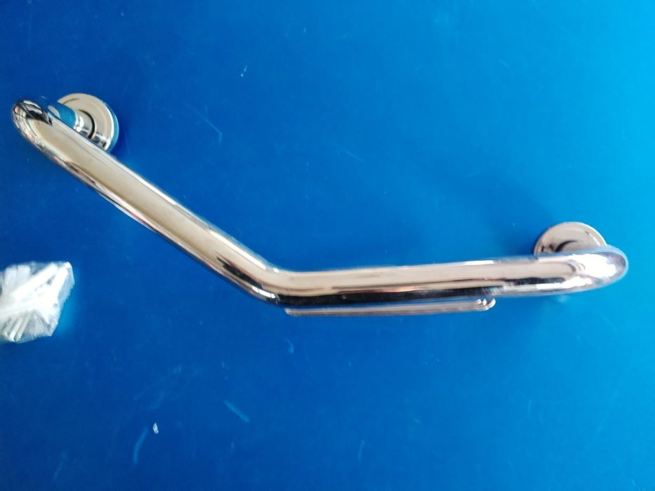 Дръжка за вана със сапунерка