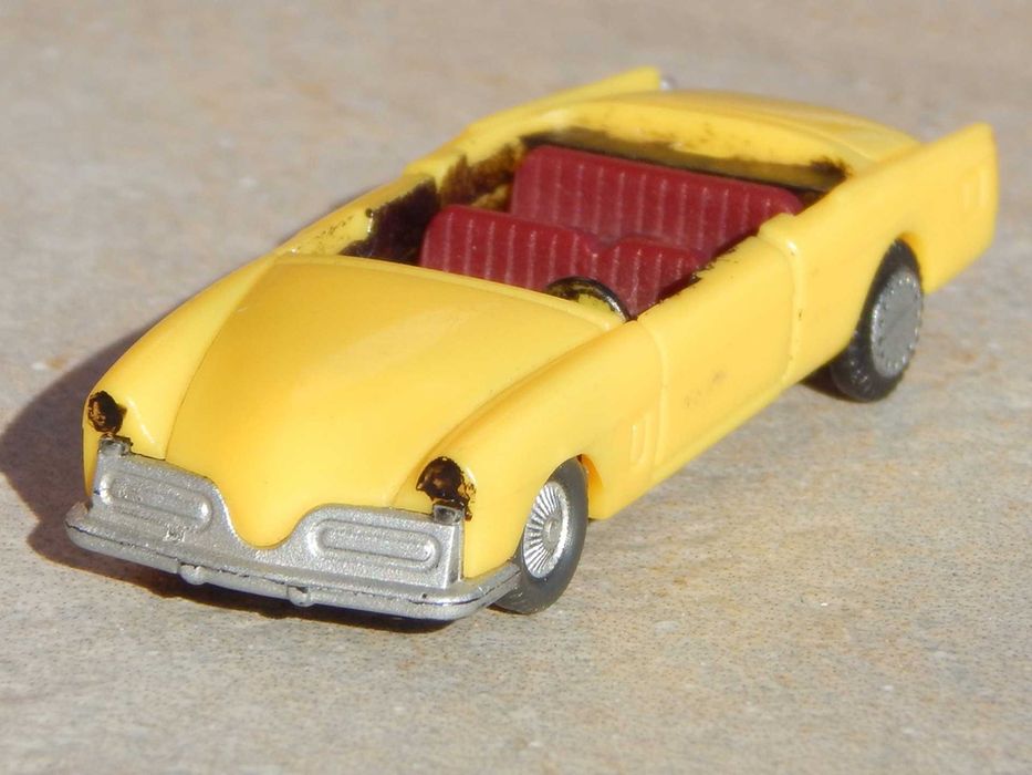 Macheta Studebaker Commander 1952 sc 1:87 HO Ferrero Kinder