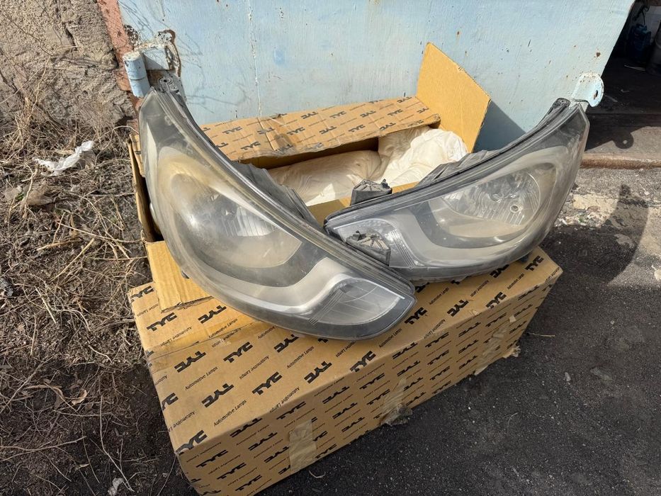 Фары от Hyundai accent