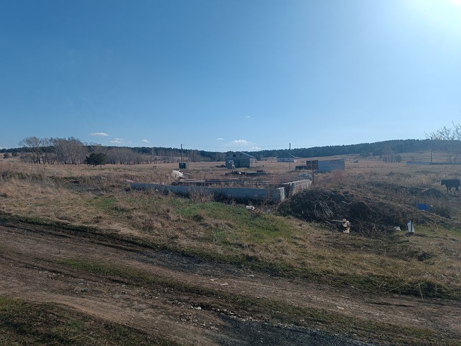 Участок с фундаментом