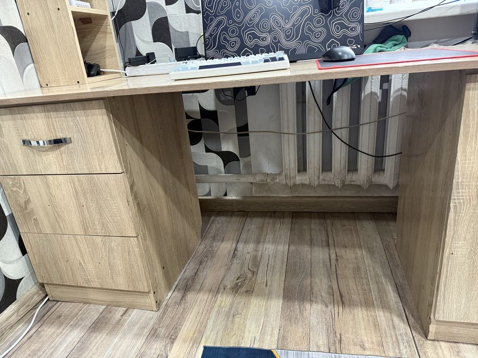 Письменный стол