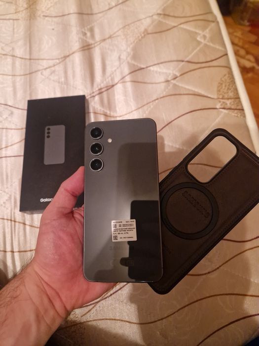 Samsung s24fe 8/128gb