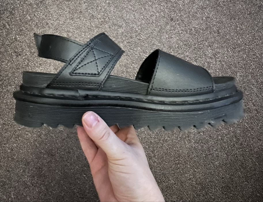 Сандалии Dr. Martens