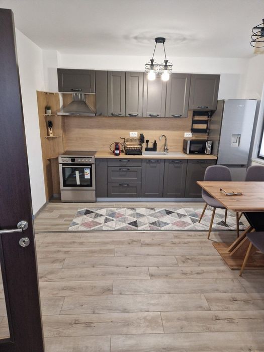 Дава се под наем Тристаен апартамент в Пловдив, Христо Смирненски - 96 кв.м за 850 € - Снимка #1