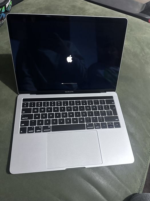 Vand laptop apple