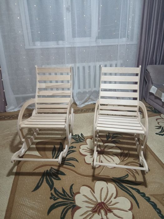 Продам деревянные кресла-качалки (2 шт.)