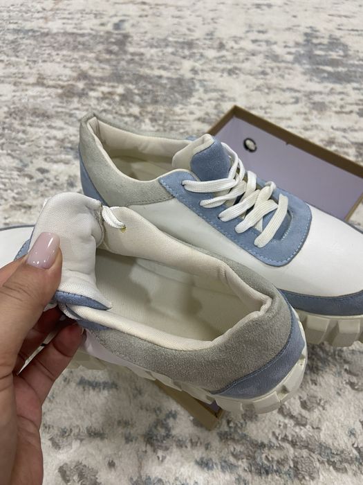 Кросовки новые 39 размер