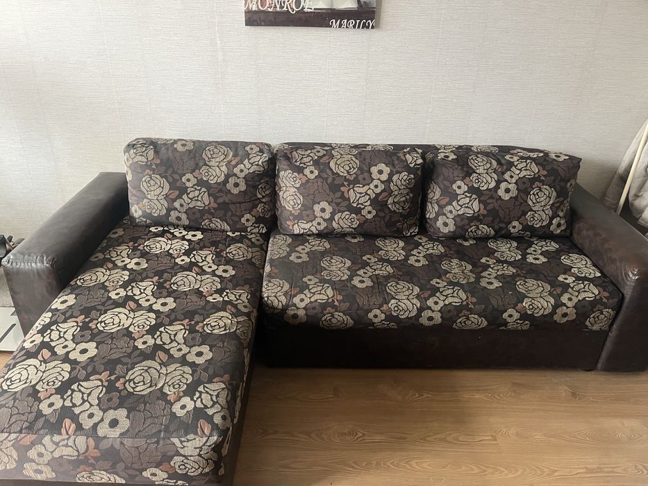 Разтегателен диван, подарява се