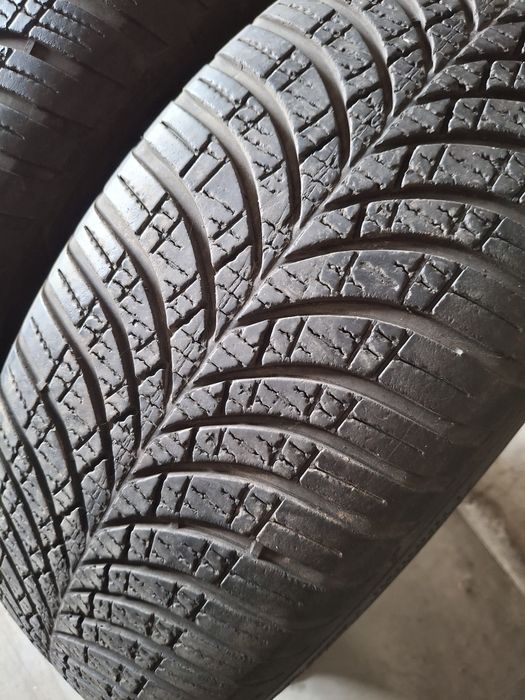 2 Anvelopele All season 215 65 r17 Goodyear