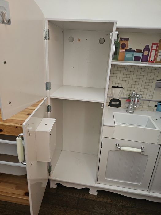 Детская кухня белая