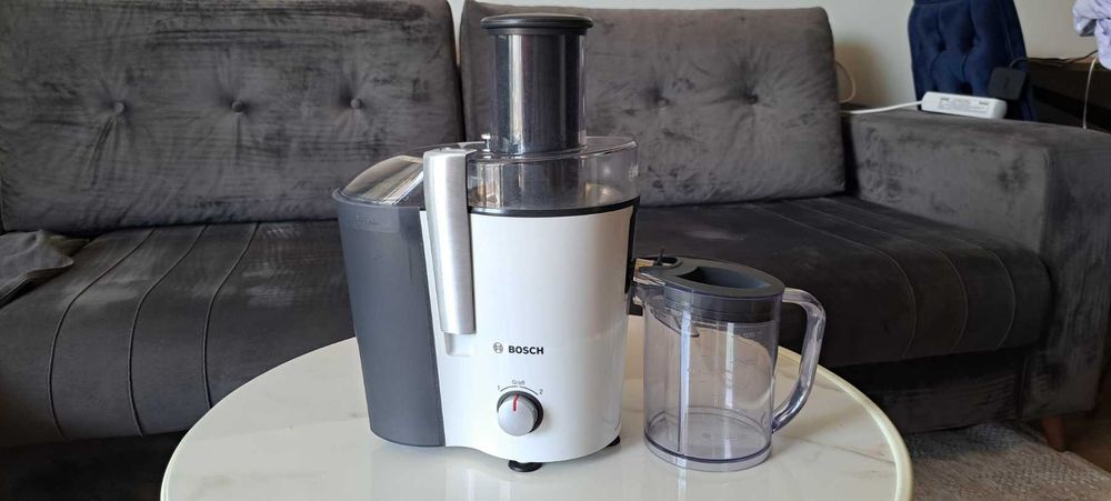 Сокоизстисквачка за плодове и зеленчуци Bosch 700 W