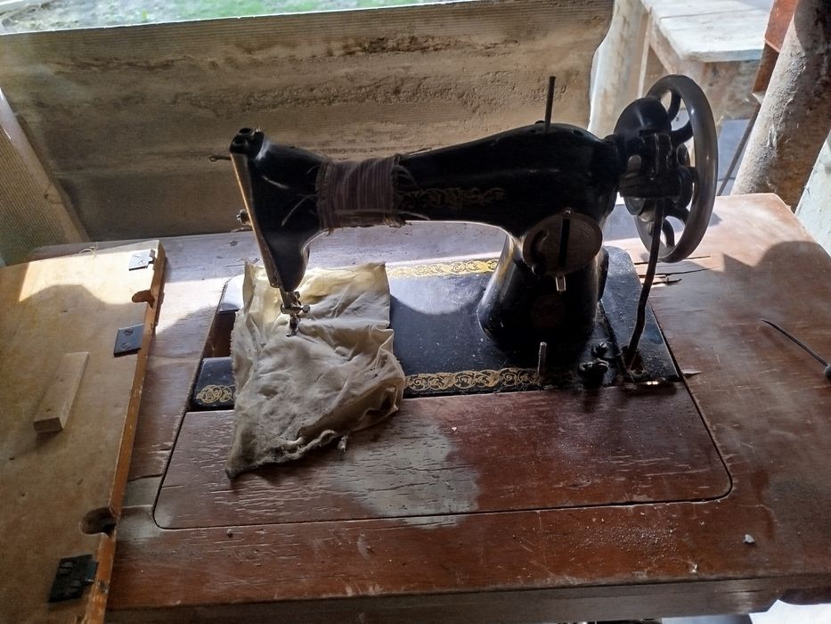 Швейная машина Б/У