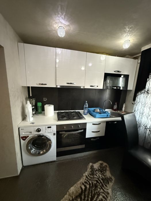 Apartament 2 camere – complet renovat- ETAJUL 1!Râmnicu Sărat