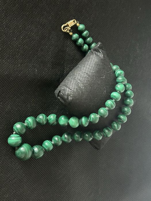 Coliere vintage cu pietre naturale